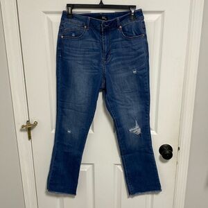 1822 denim cropped pants. Lightly distressed. Never worn.